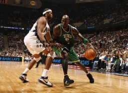 亿兆体育-击剑俱乐部联赛全国赛南昌揭幕 三千剑客齐聚赣江畔展锋芒